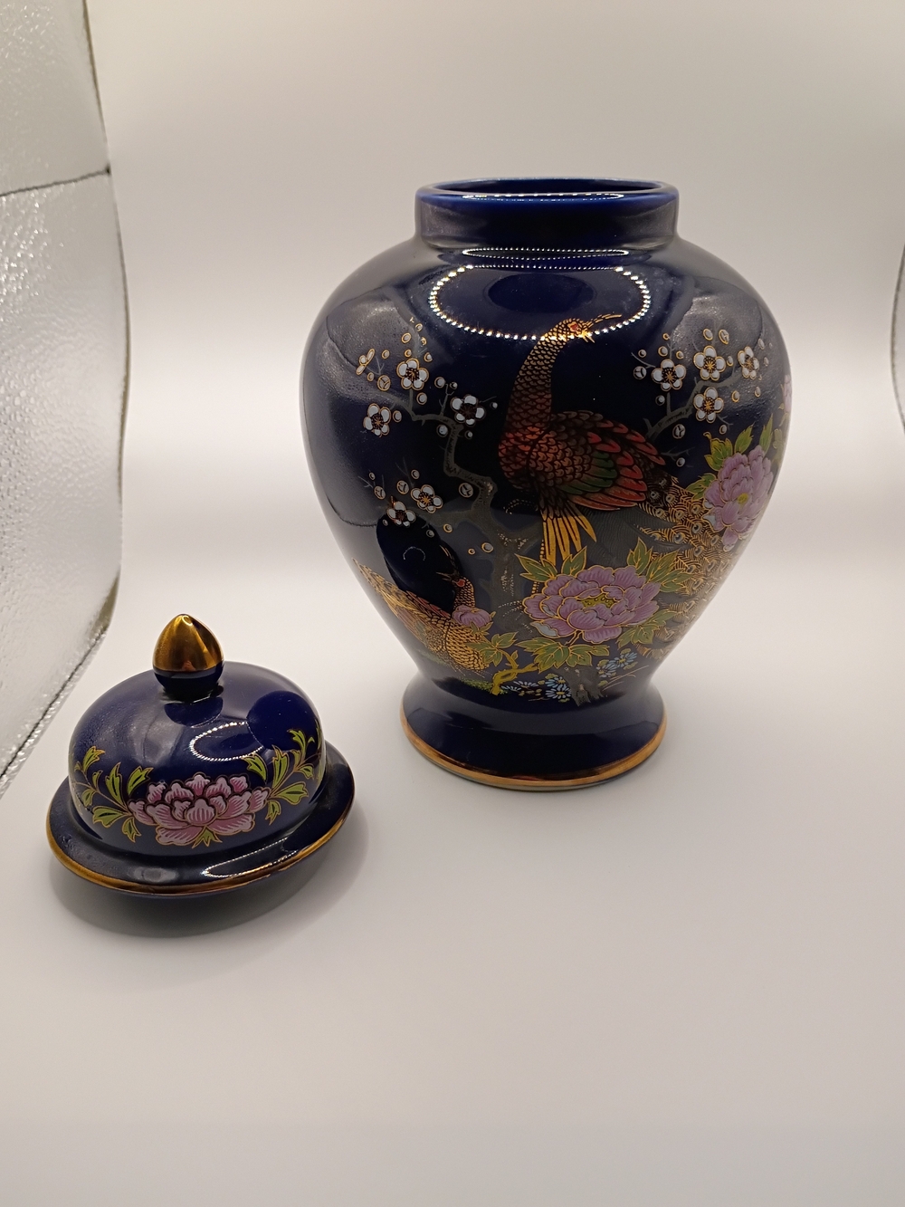 Vintage Japanese Hand Painted Ginger Jar With Gold Accents - Picture 4 of 5